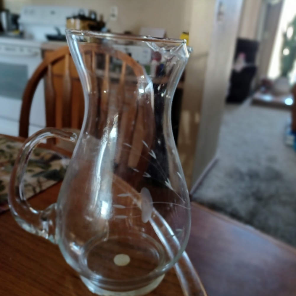1 Princess House Heritage 72 oz Pitcher